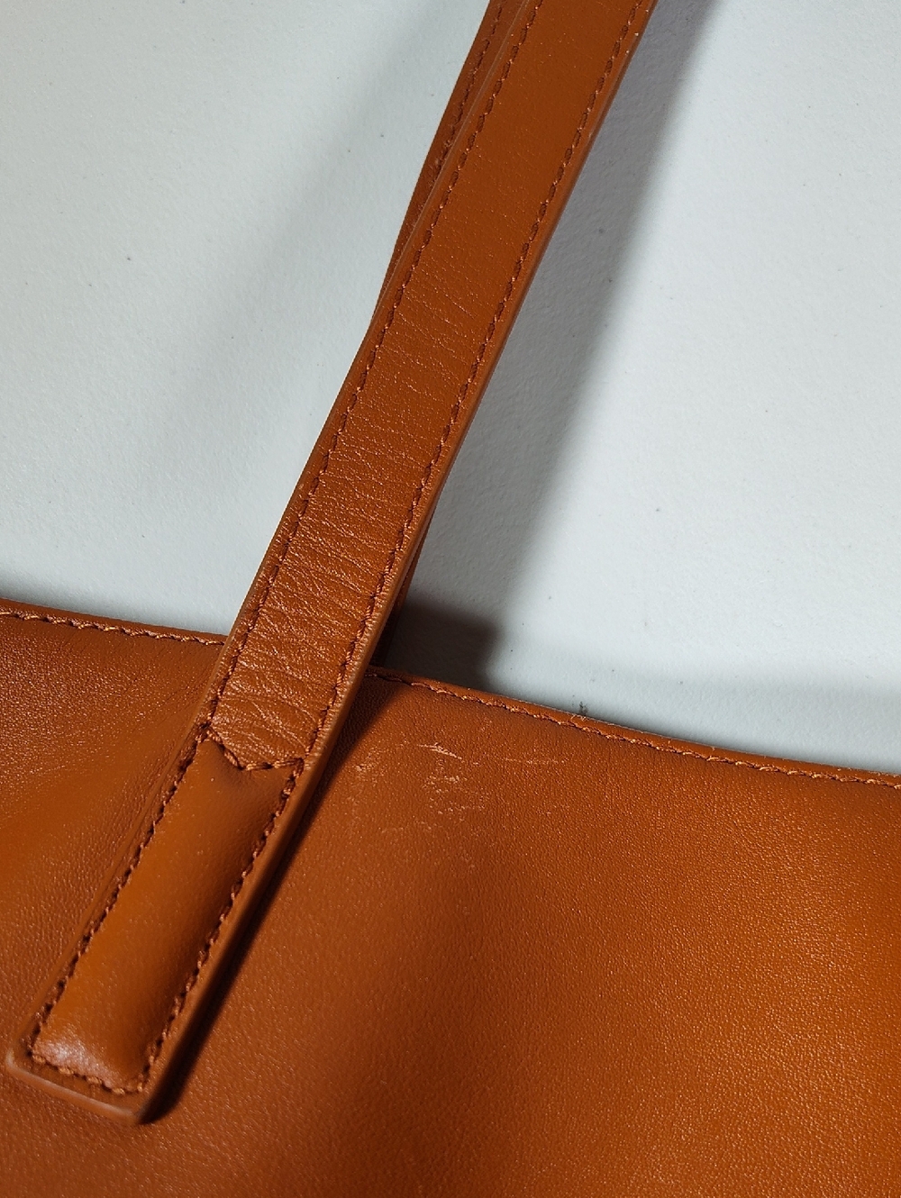 Quince Classic Italian Leather Tote in Cognac - Picture 3 of 16